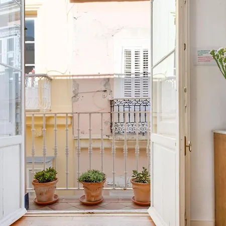 Sweet Apartment *